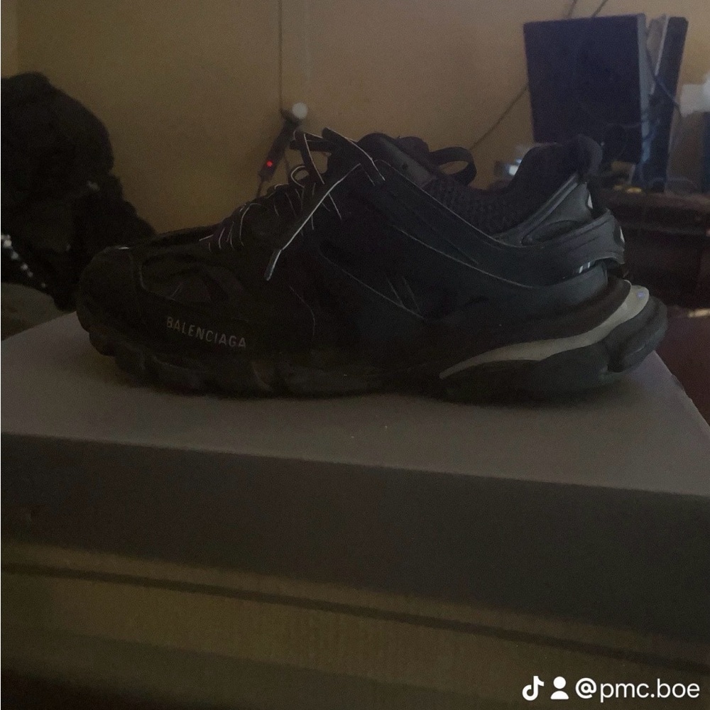 Balenciaga Men's Black and Gray Sneakers - Picture 5 of 5